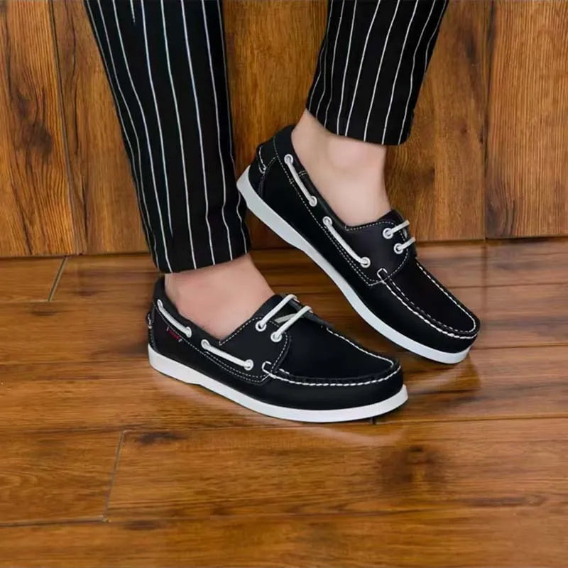Men's British style casual shoes with flat heel and round toe in artificial PU material