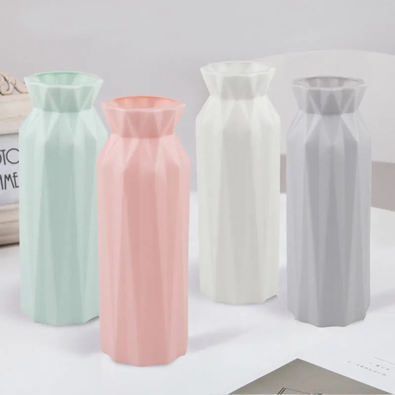 Drop-resistant melamine vase in green, grey, pink or white with 7.2cm base