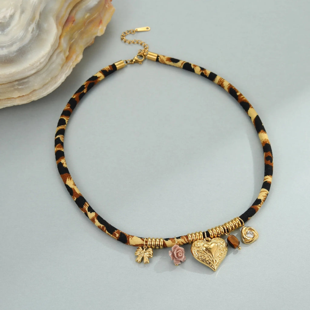 Leopard series stainless steel women's necklace with geometric pendant and adjustable 41-50cm chain